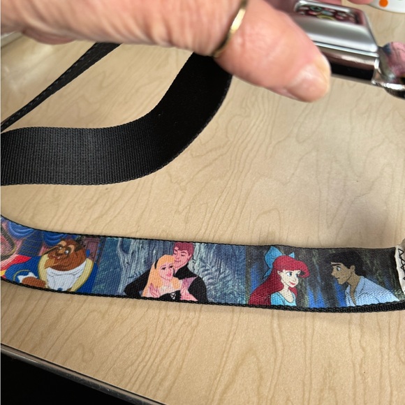 Buckledown Adjustable Disney Seatbelt Princess Belt - Picture 8 of 8